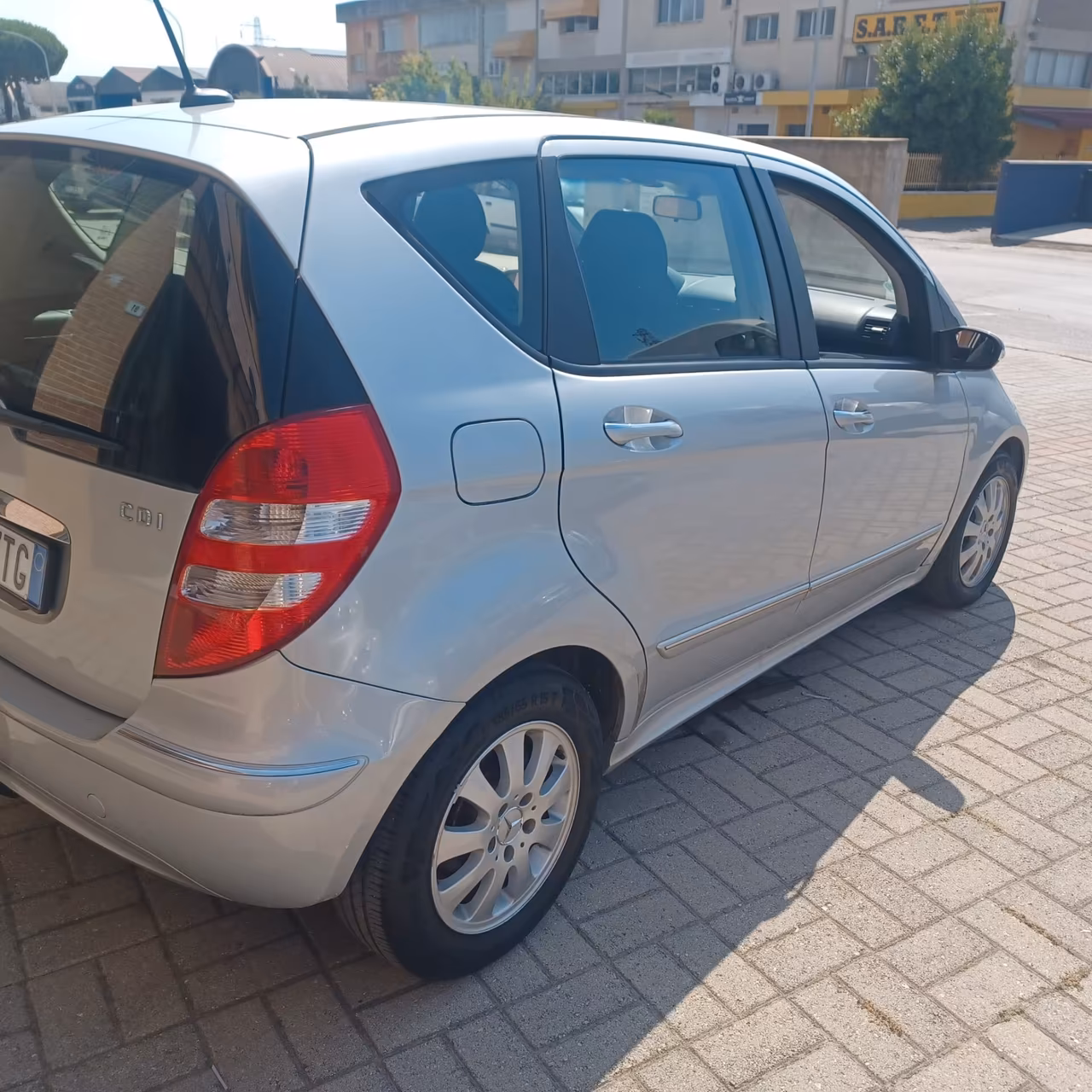 AUTOMATICA NEOPATENTATI CLASSE A 2.0TDI CON GANCIO DI TRAINO