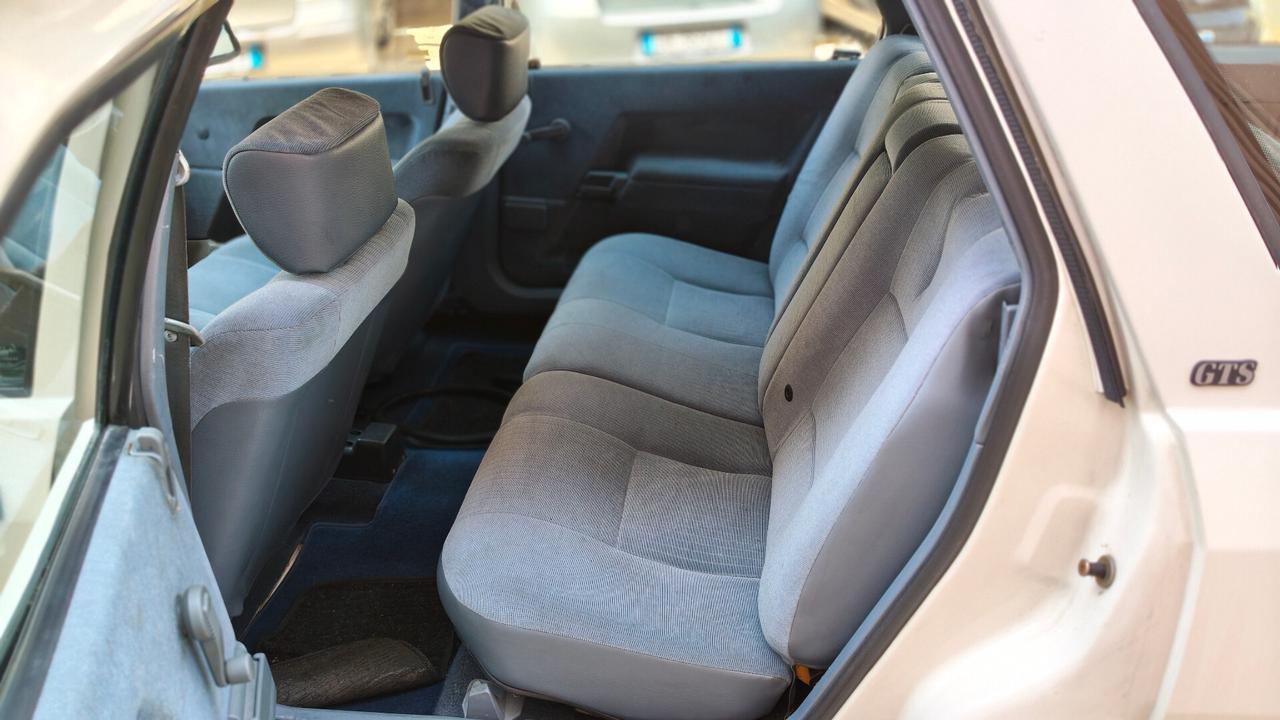 Renault R 21 Nevada 1.7 GTS e Gancio traino