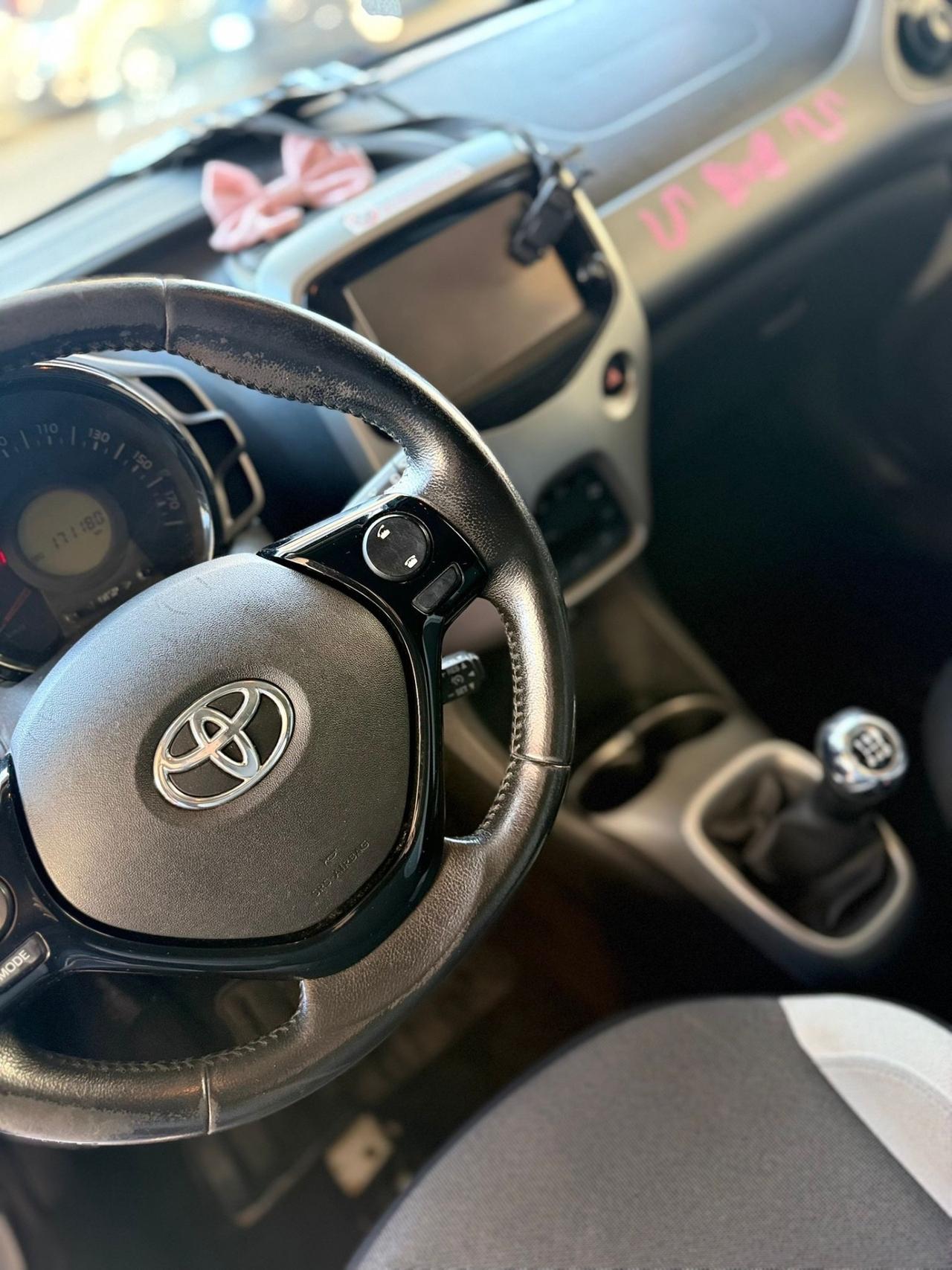 Toyota Aygo 1.0 VVT-i 69 CV 5 porte x-play