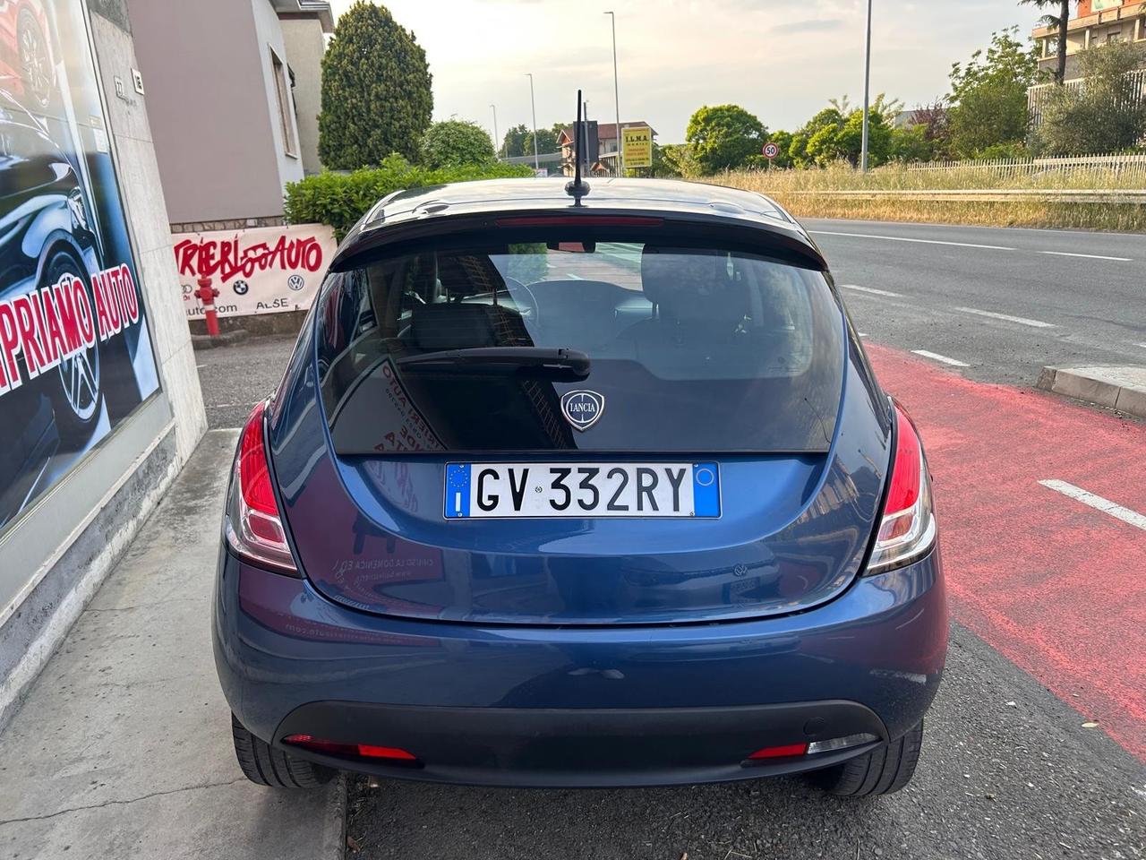 Lancia Ypsilon 1.0 FireFly 5 porte S&S Hybrid Gold