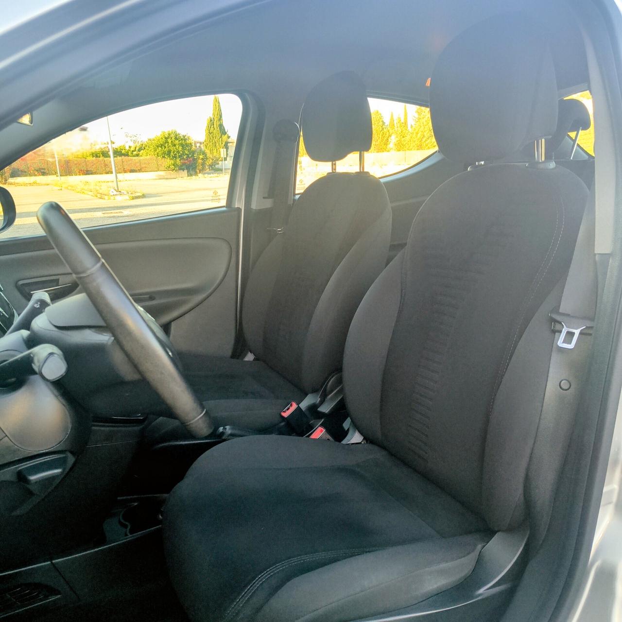 Lancia Ypsilon 1.2 8v 69 Cv Gold - UNIPROPRIETARIO -