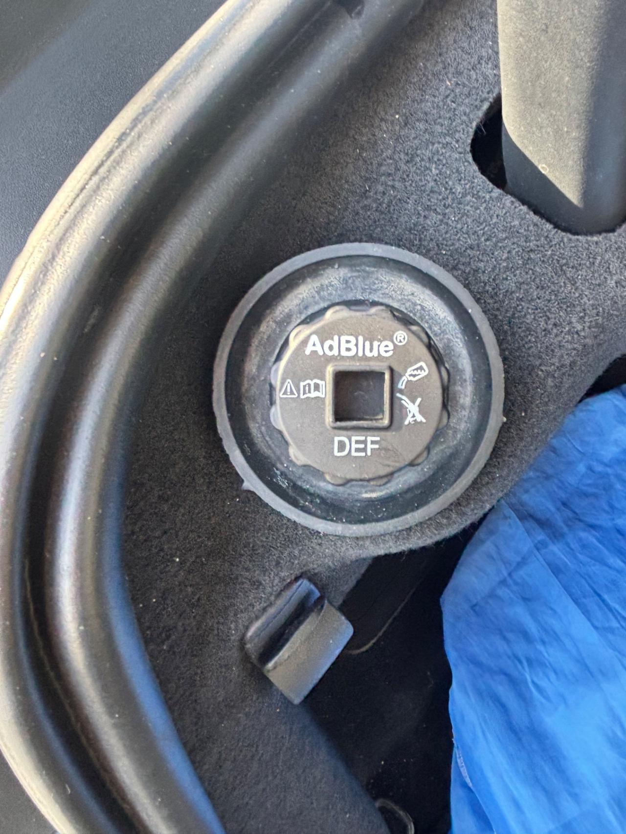 Jaguar XE 2.0 D Turbo R-Sport