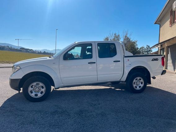 NISSAN NAVARA 2.5dci 174 CV DOPPIA CABINA