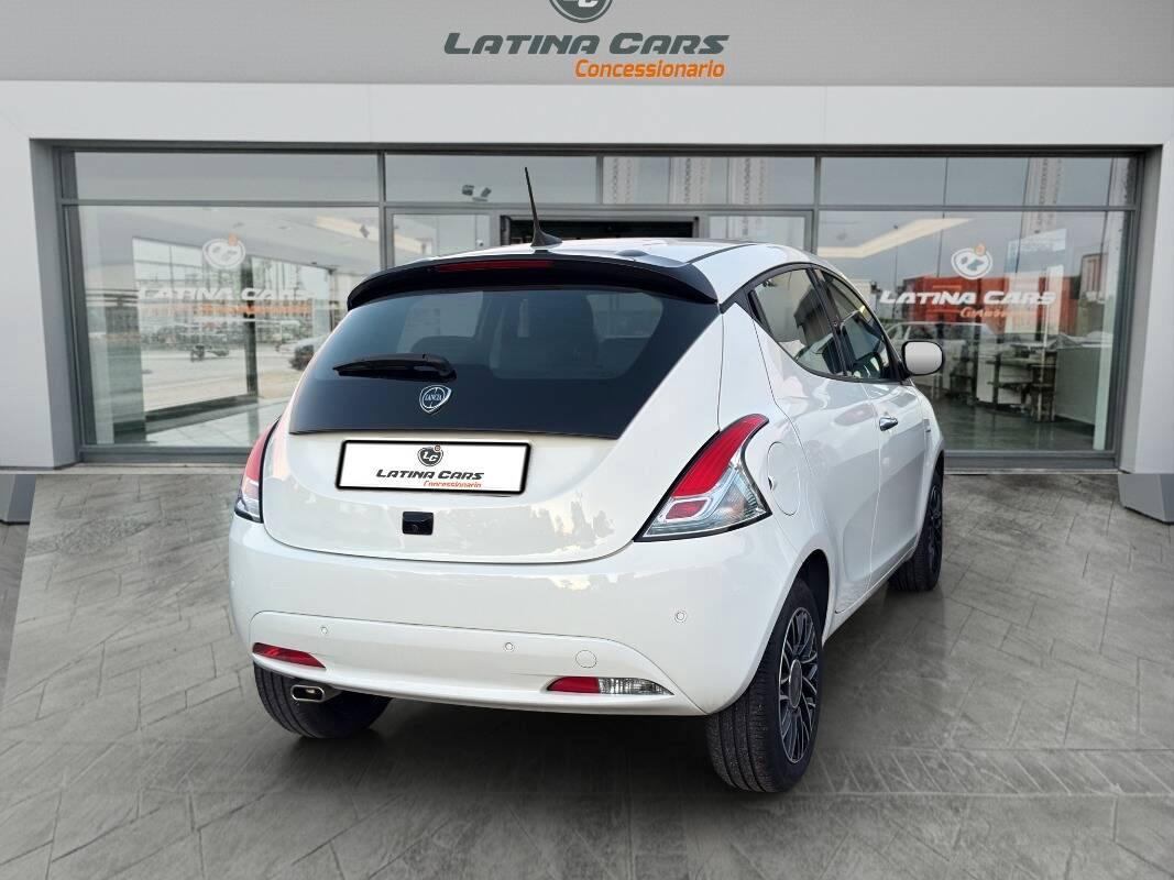 Lancia Ypsilon III 1.0 firefly hybrid Gold Plus 70cv Con TELECAMERA
