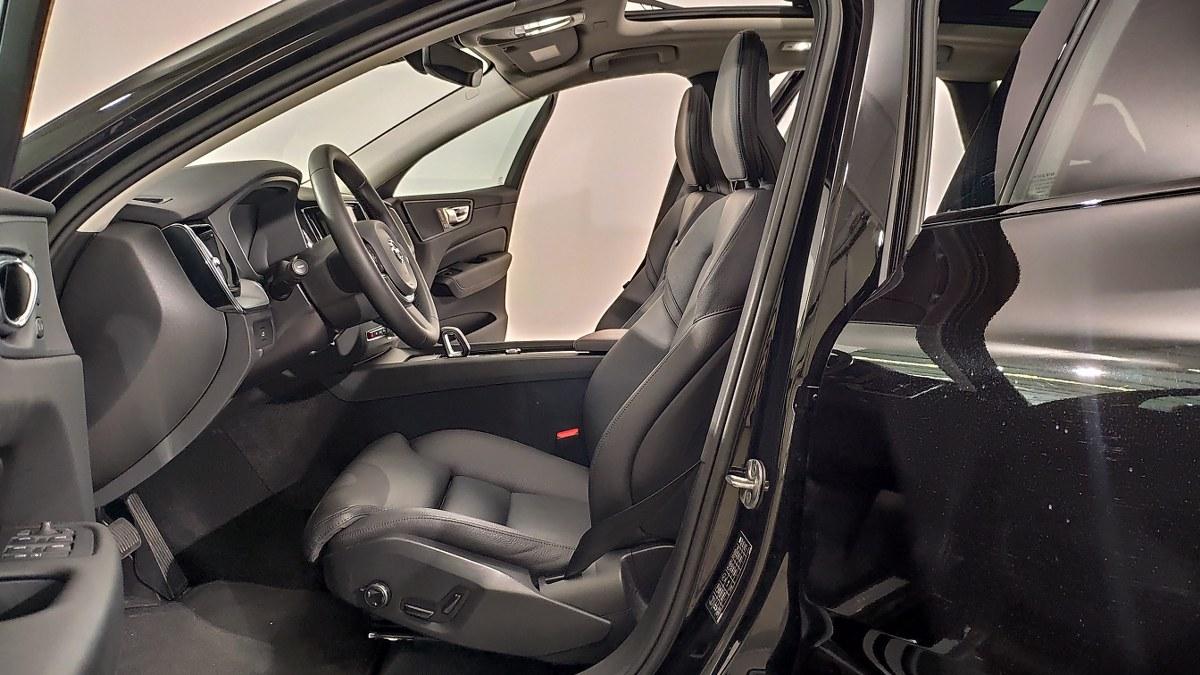 VOLVO Xc60 B4 Mild Hybrid (D) Automatico Plus Dark