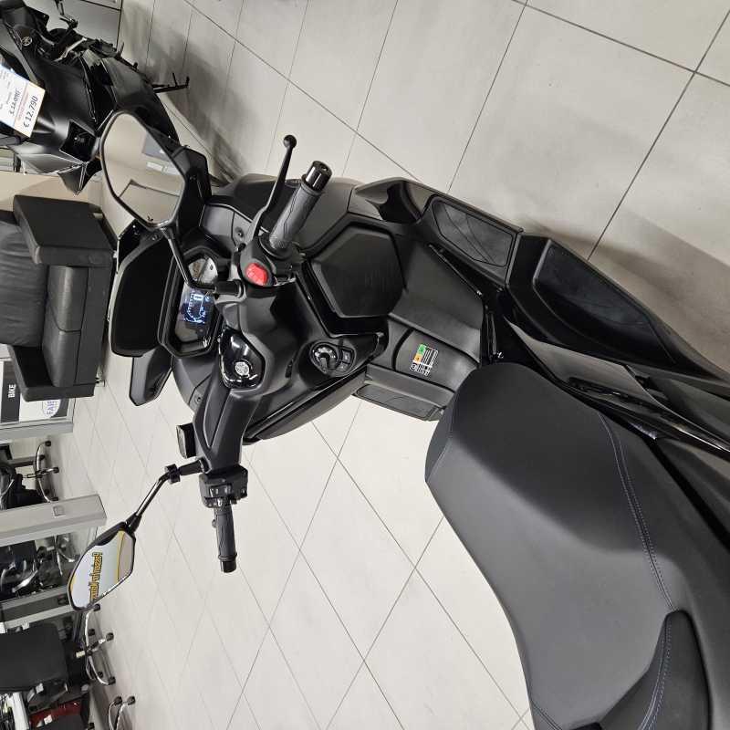 Yamaha X-Max 125 - 2025