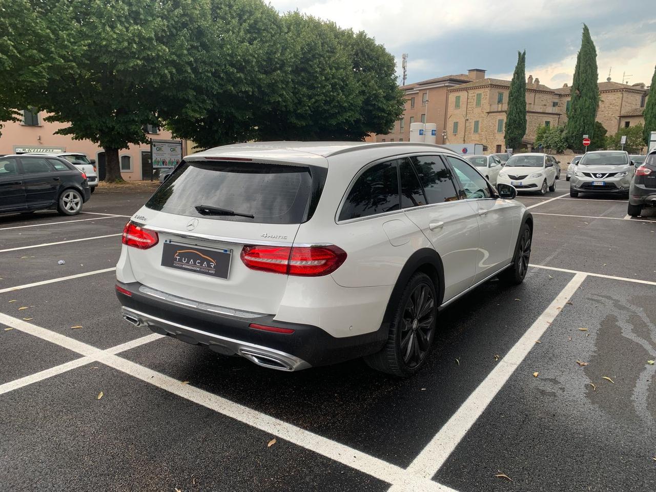Mercedes-Benz E 220 E-Class E #6086
