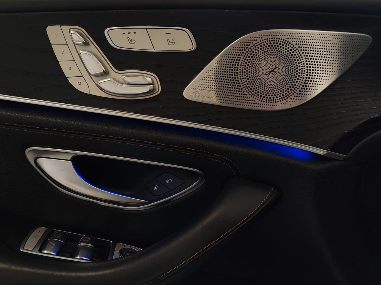 Mercedes-Benz CLS 300d AMG EDITION 1