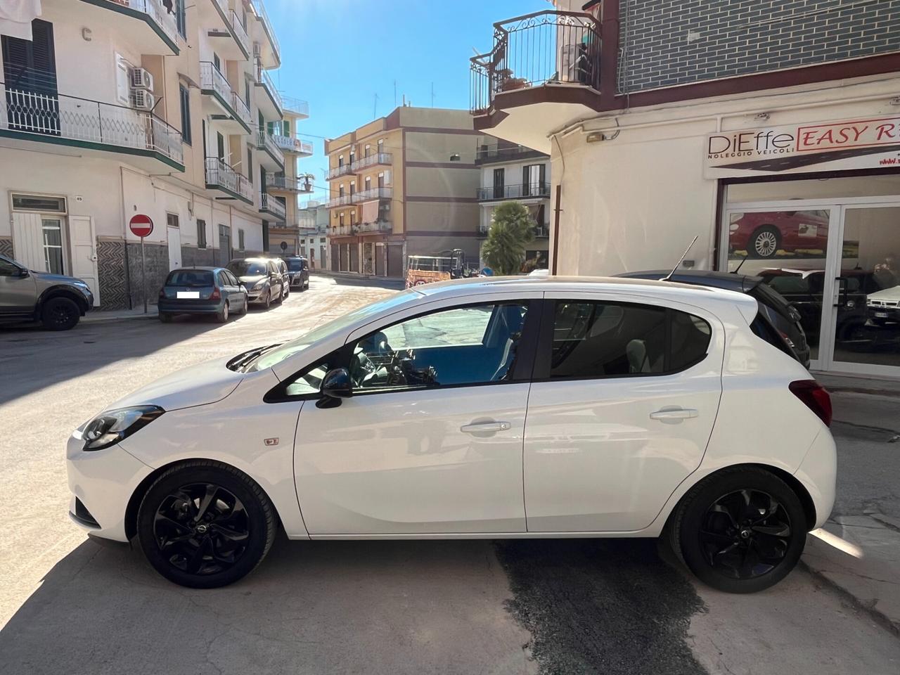 Opel Corsa 1.4 90CV 5 porte Black Edition