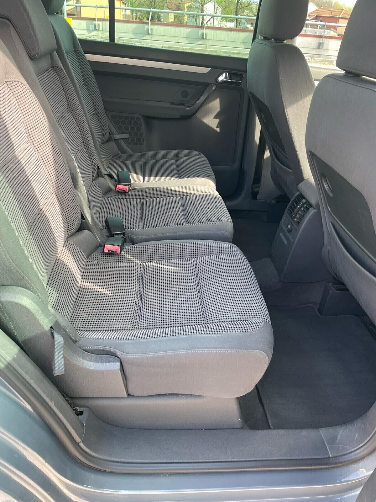 Volkswagen Touran 1.6 16V FSI Highline UNI.PRO 12 MESI GARANZIA