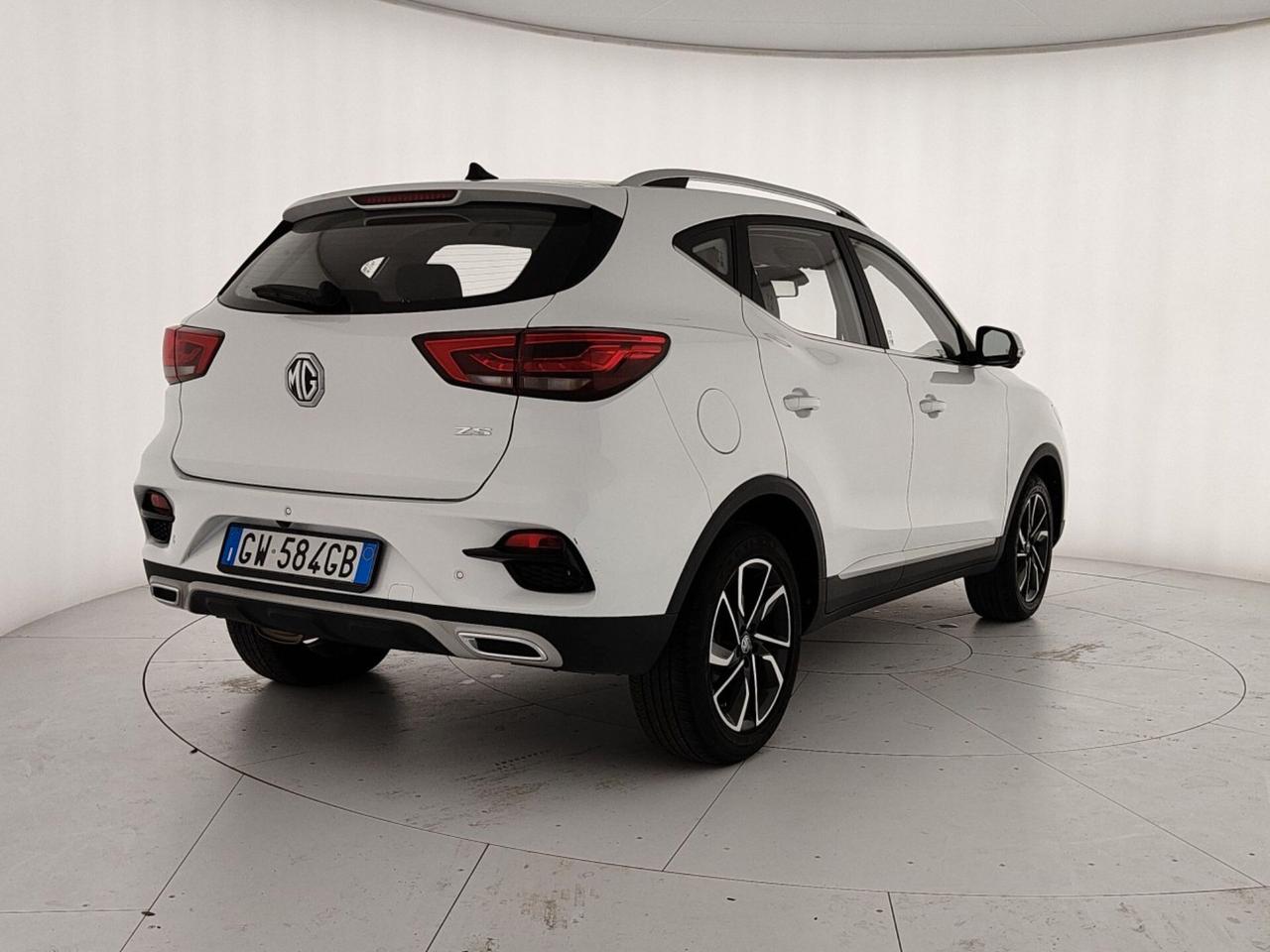 Mg ZS 1.5L 5MT LUXURY