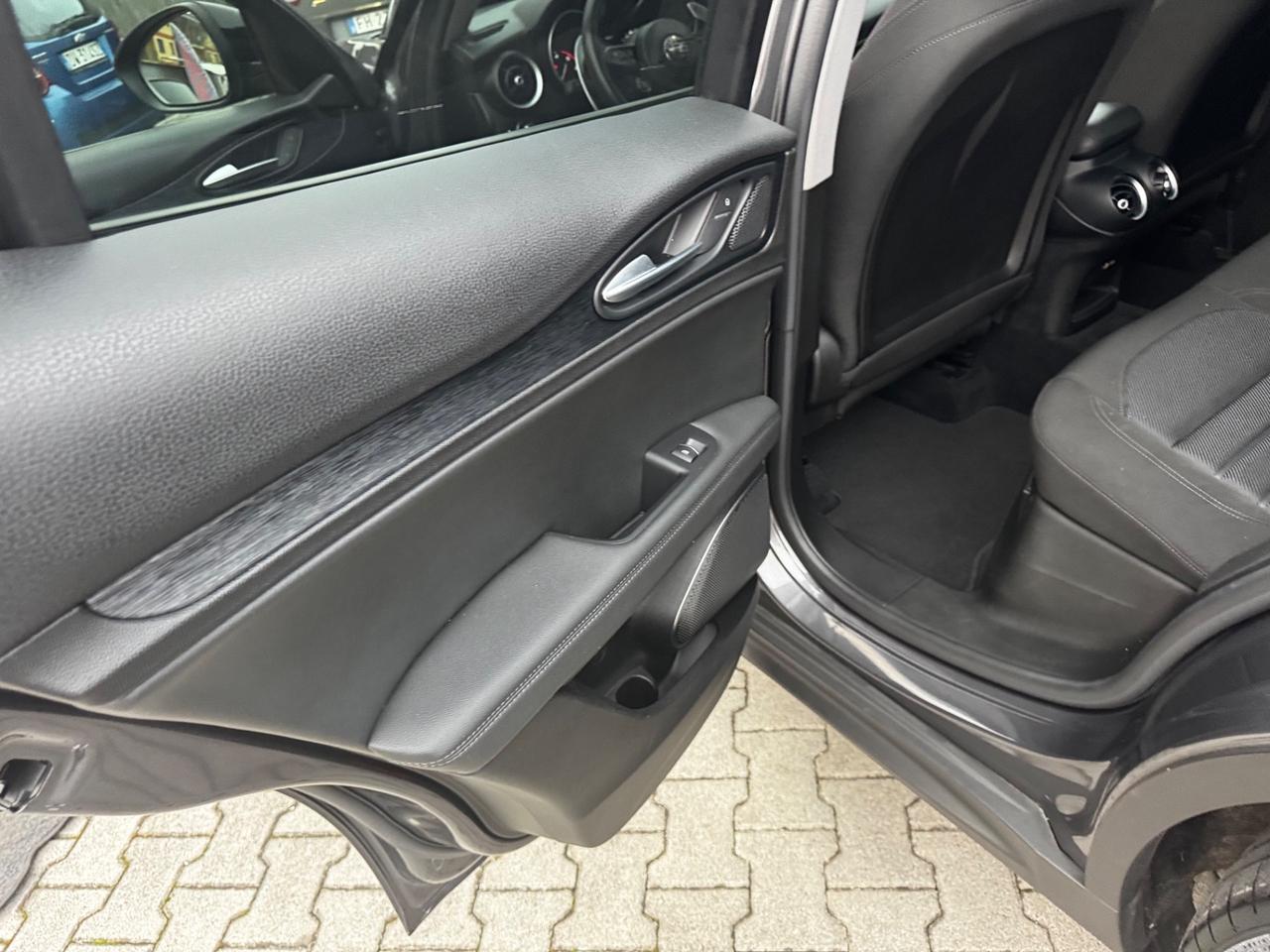 Alfa Romeo Stelvio 2.2 Turbodiesel 190 CV AT8 Q4 Business