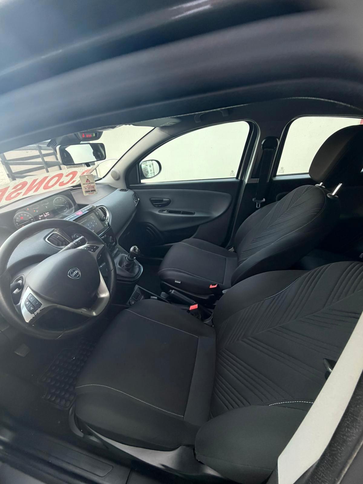 Lancia Ypsilon 1.0 FireFly Hybrid Gold FULL LEGGI!