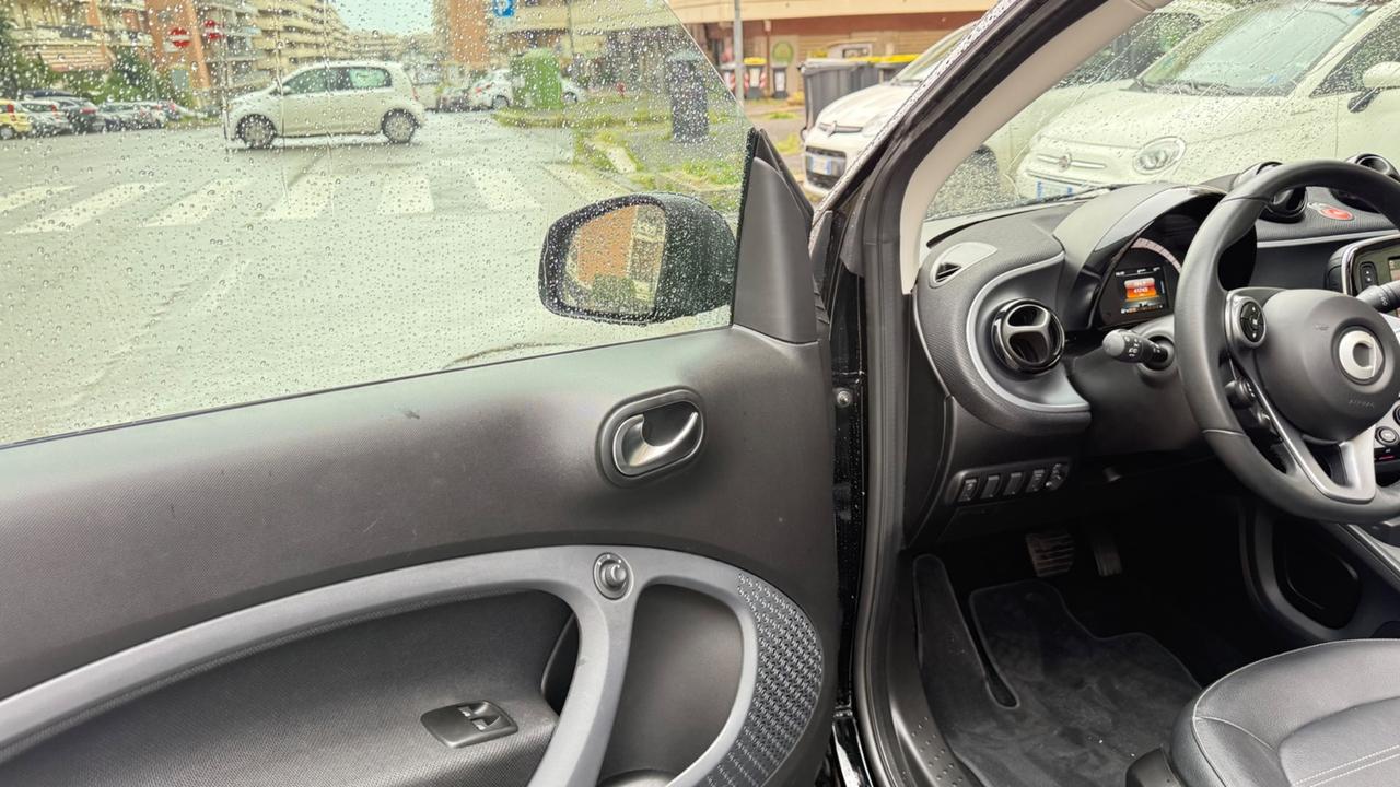 Smart ForTwo 70 1.0 twinamic Prime LED NAVI KAMERA PELLE BRACCIOLO PDC