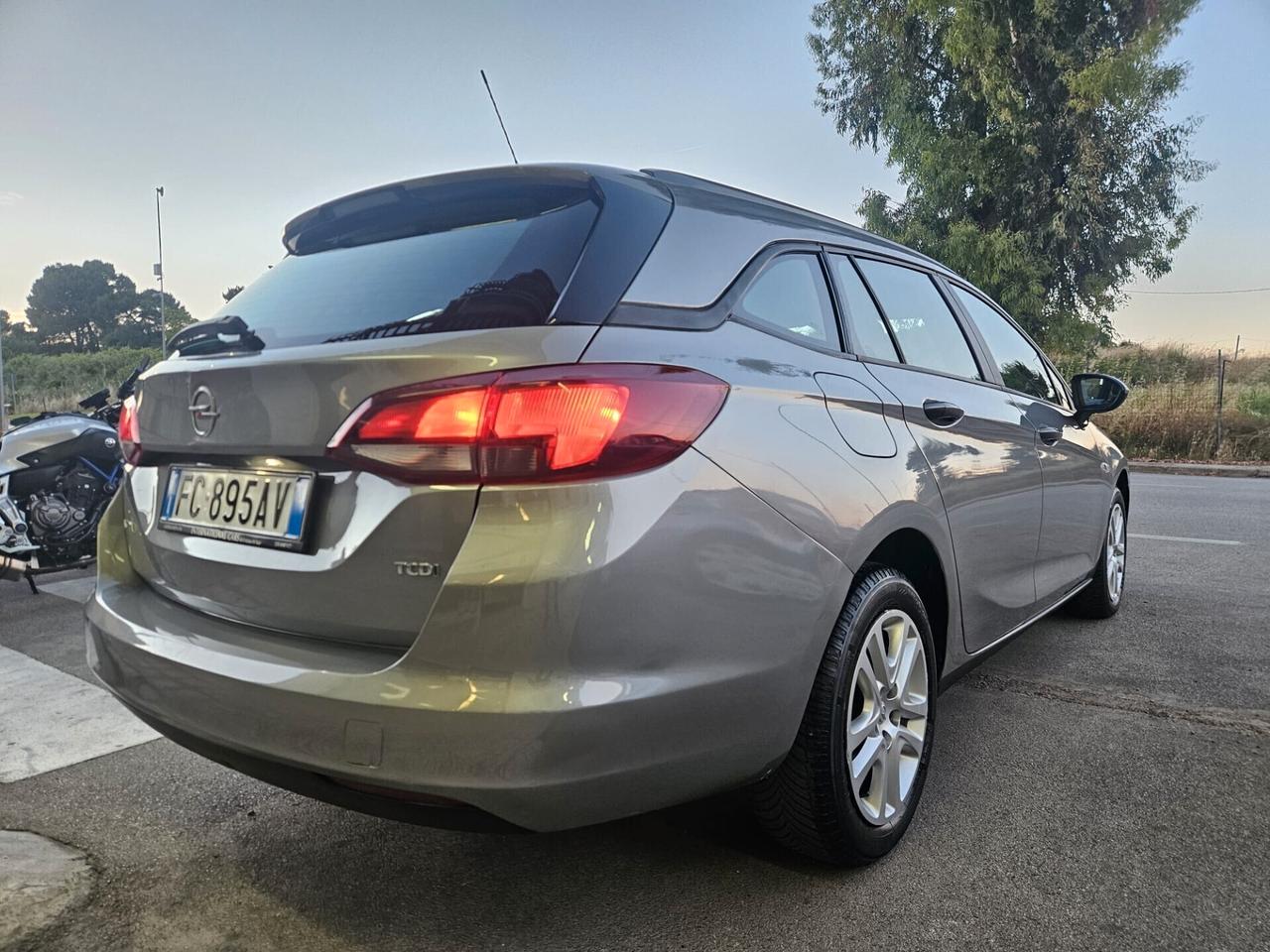 Opel Astra Sports Tourer 1.6 cdti