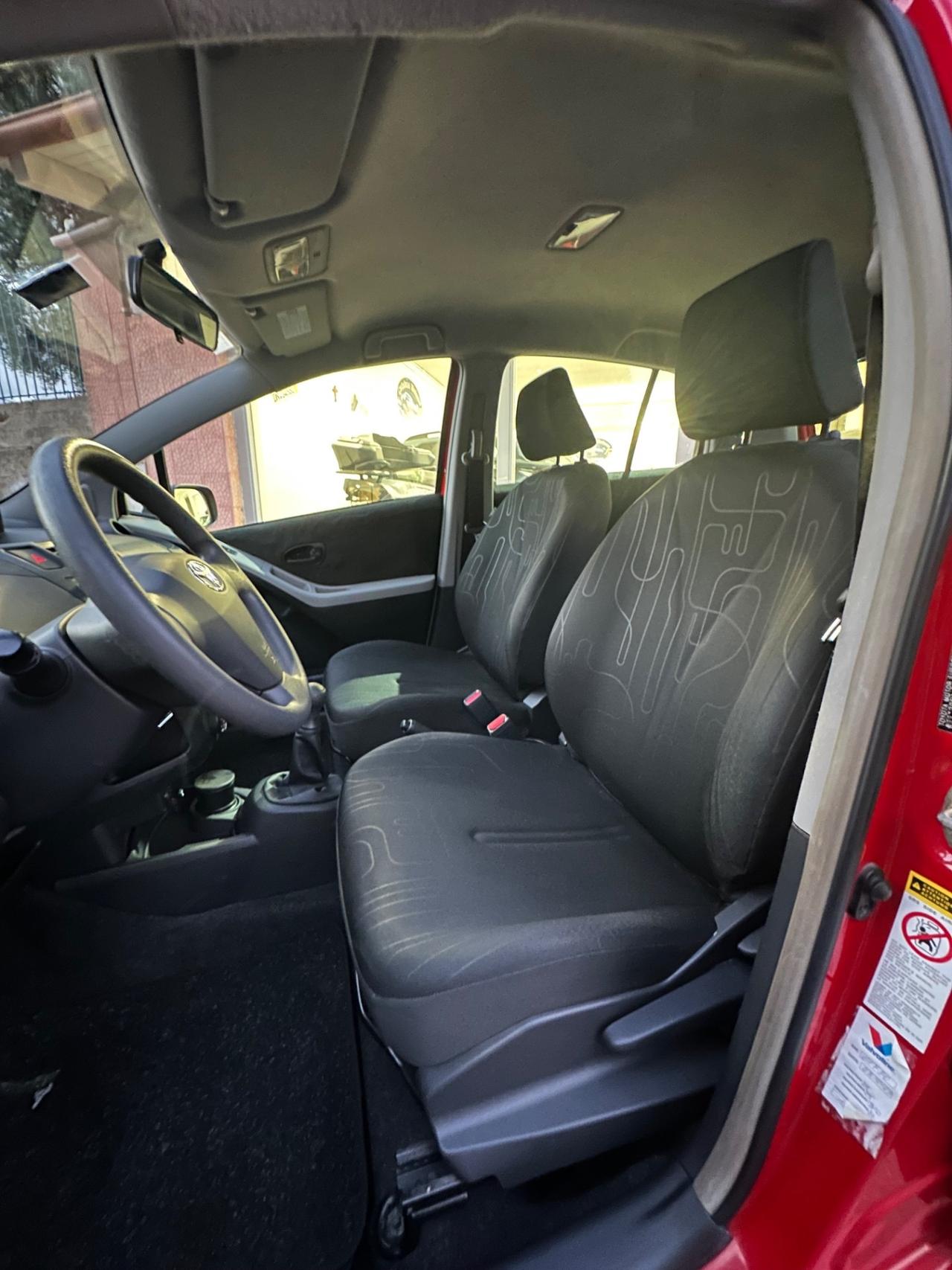 Toyota Yaris 1.0 5 porte Now