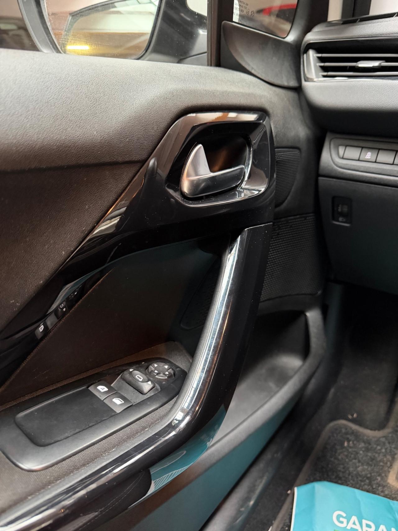 Peugeot 208 1.2 Neopatentati Euro 5