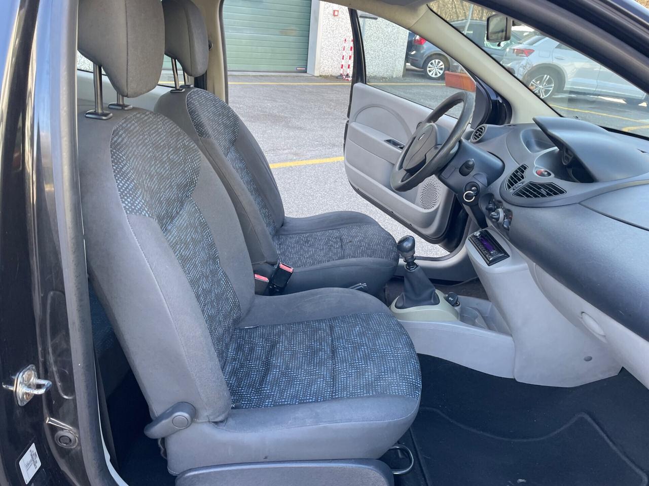 Renault Twingo 1.2 8V Dynamique Neopatentati*Gpl 2029