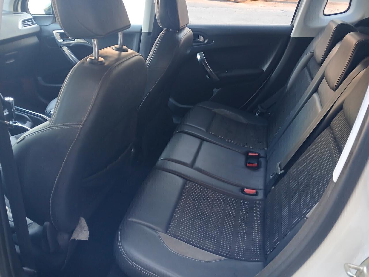 Peugeot 2008 1.6 HDi AUTOMATICA