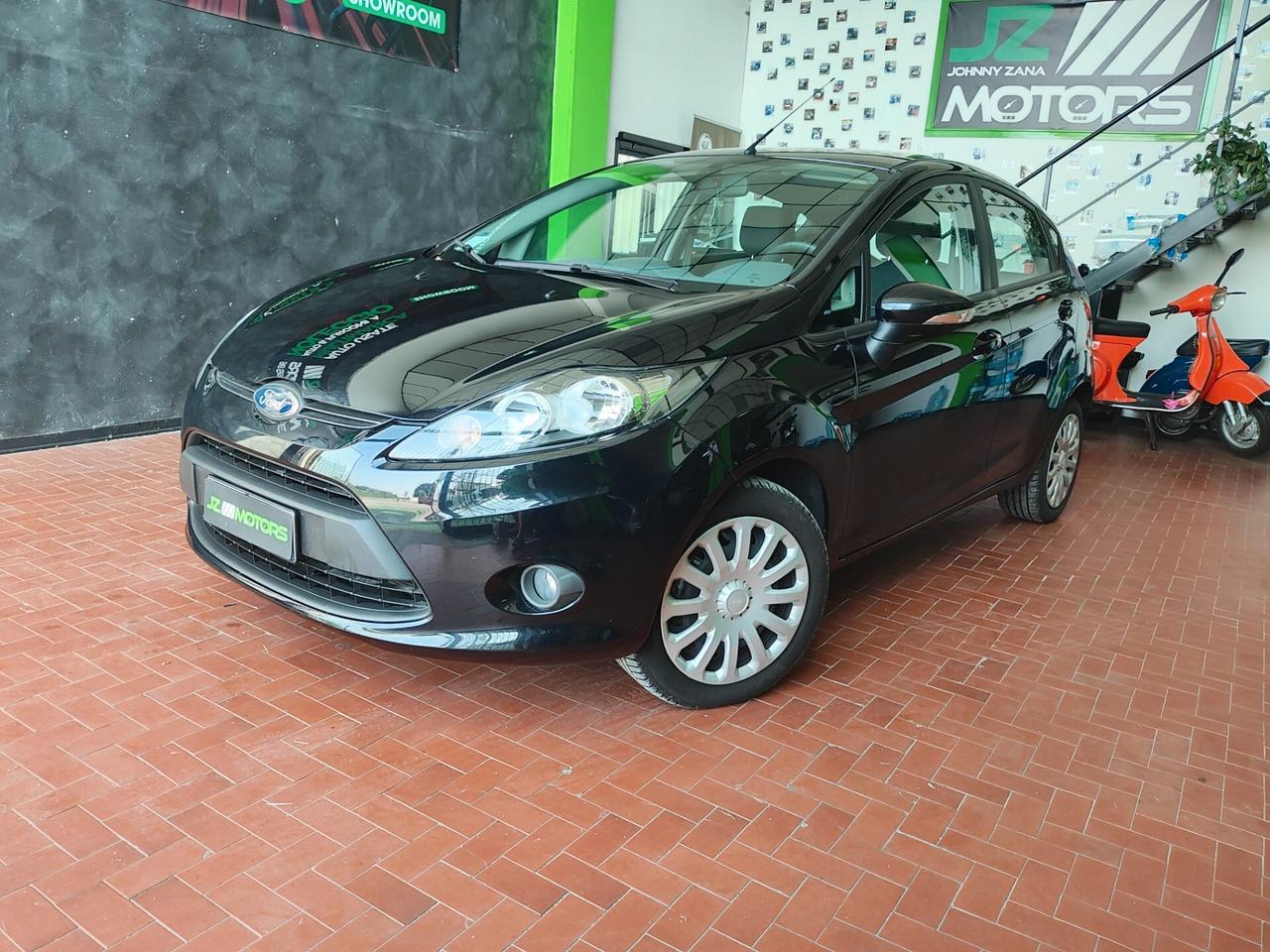 FORD FIESTA 23.000KM NEOPATENTATI
