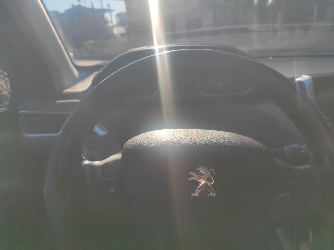 Peugeot 2008 1.6 VTi 120CV Allure