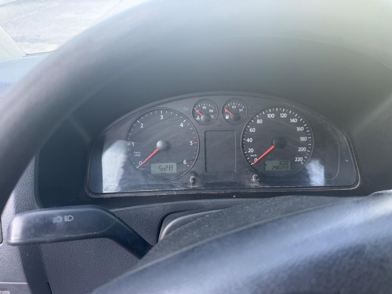 Volkswagen Transporter 2.5 TDI anno 2006 9 posti