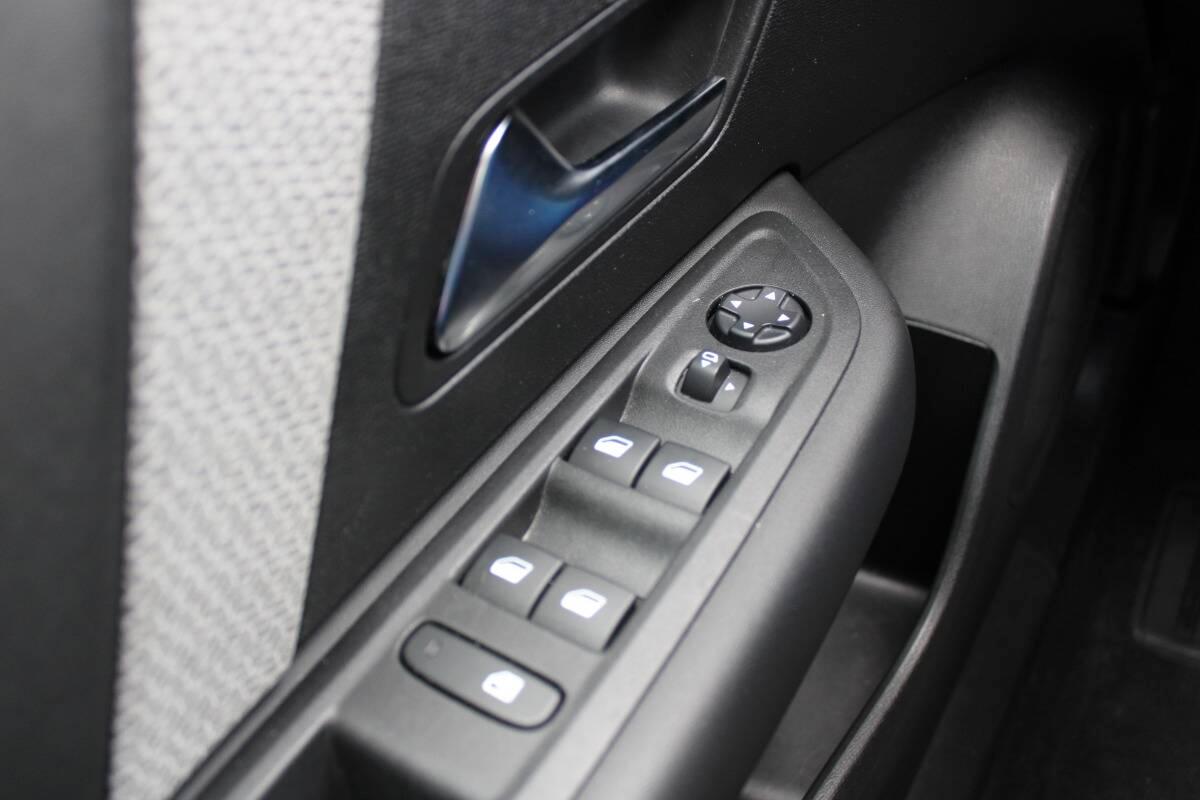 Citroen C4 1.2 puretech Shine s&s 130cv Con NAVIGATORE