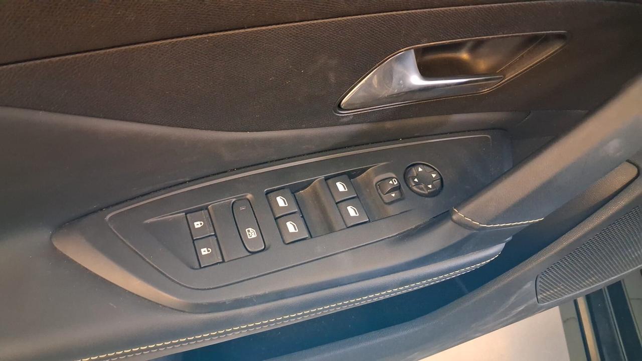 Peugeot 308 Plug-in Hybrid 225 e-EAT8 SW GT