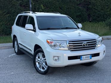 Toyota Land Cruiser 200 4.5 V8 7 Posti