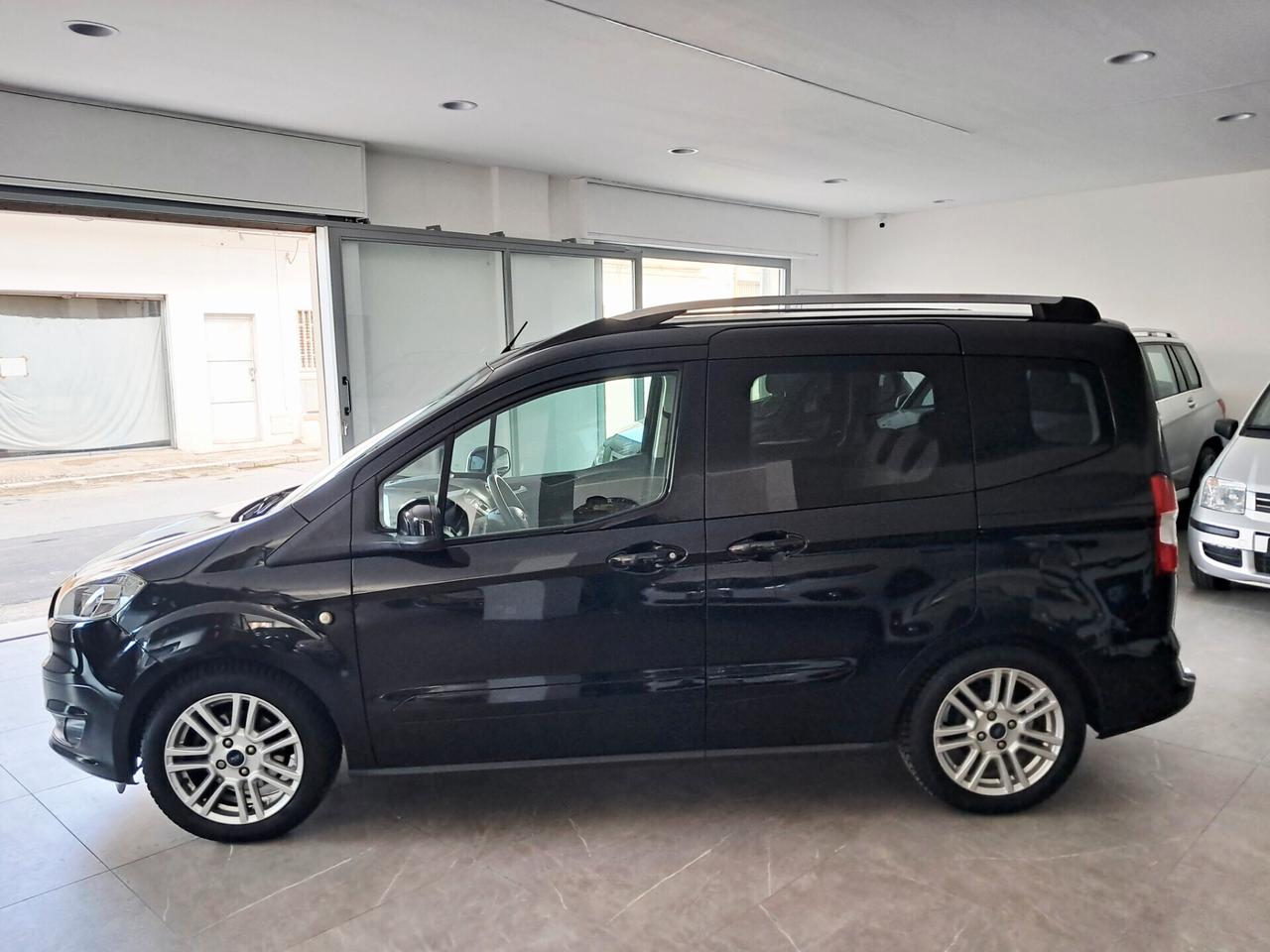Ford Tourneo Courier 1.5 TDCI 75 CV