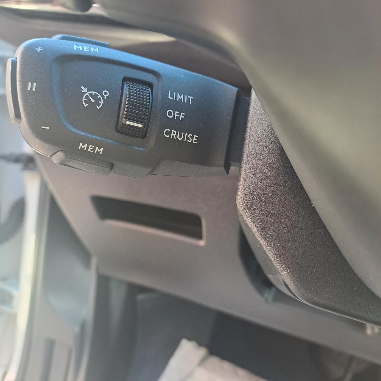 Peugeot 3008 1.5 Bluehdi 130 Cv Eat8 Business