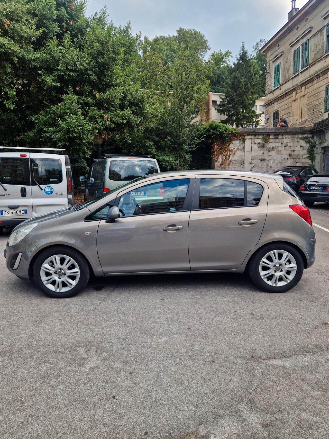 Opel Corsa 1.2 Benz 85CV - Garanzia 12 mesi