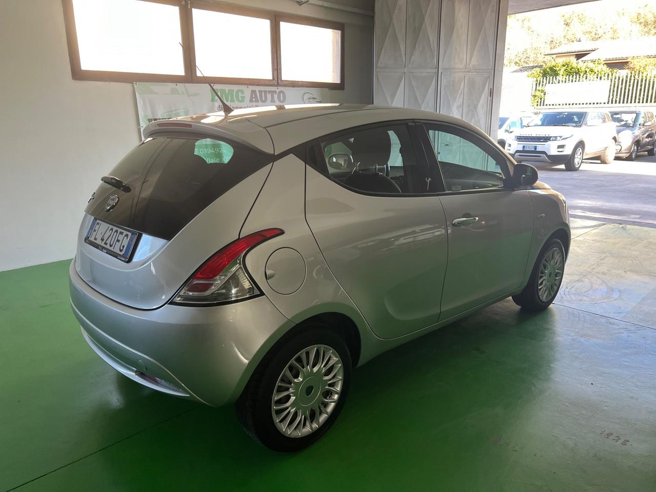 Lancia Ypsilon 1.2 69 CV 5 porte Silver