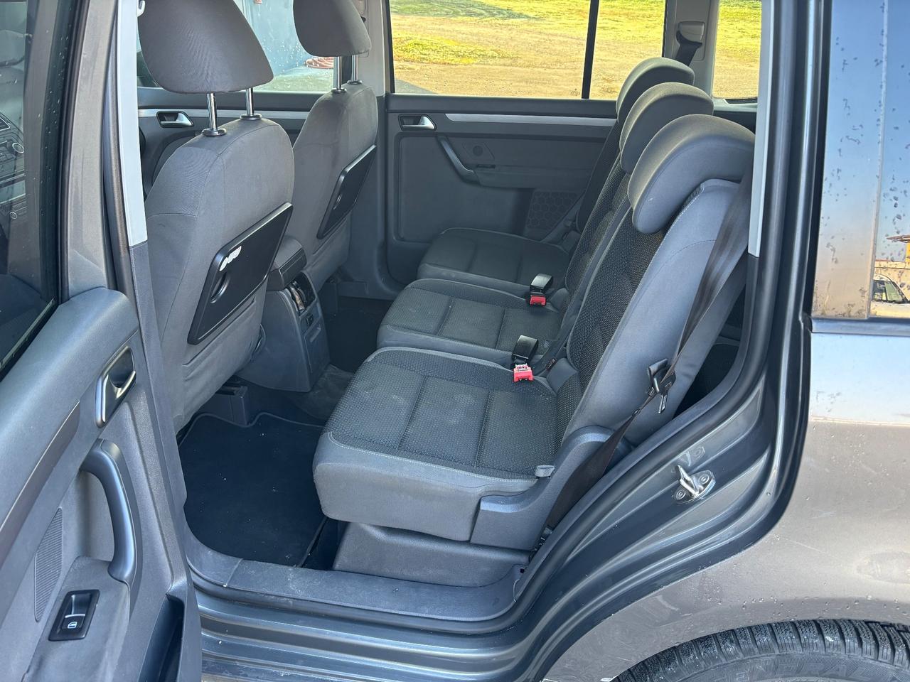 Volkswagen Touran 1.6 TDI.7 posti.Problemi motore