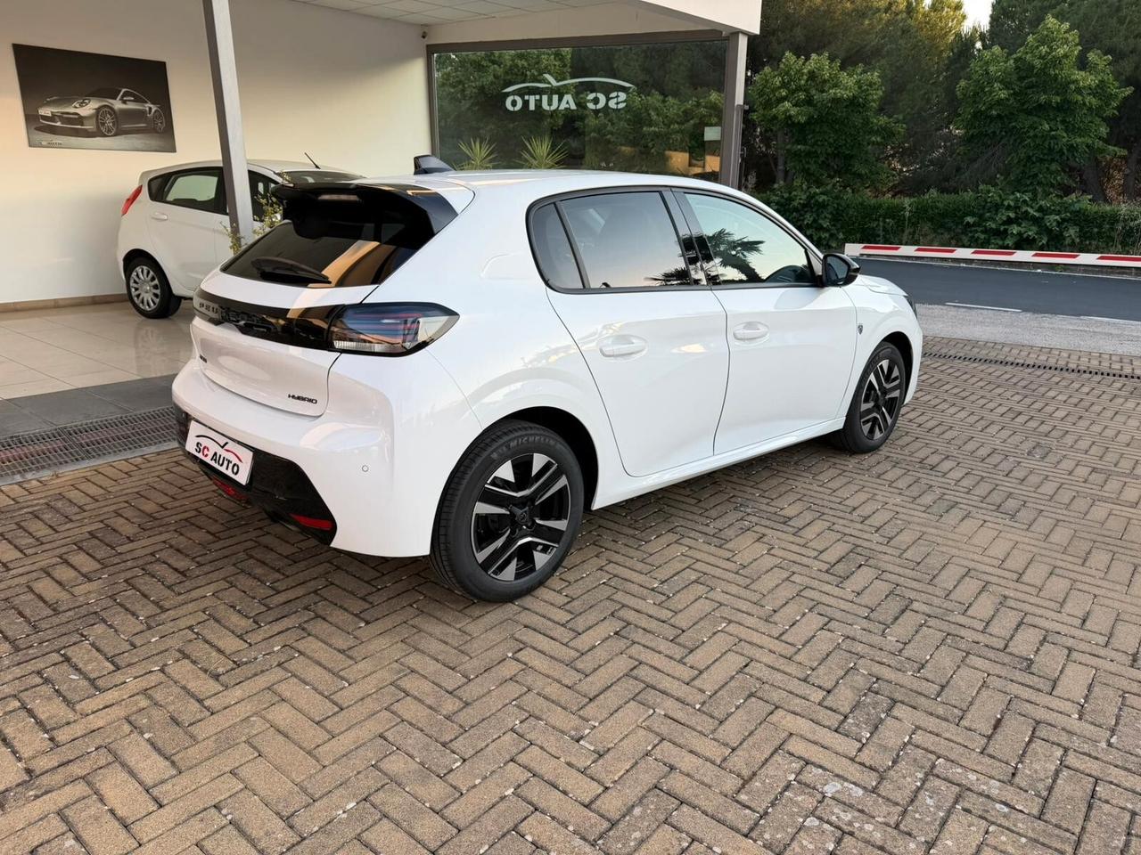 Peugeot 208 ALLURE Hybrid 100 E - DCS6