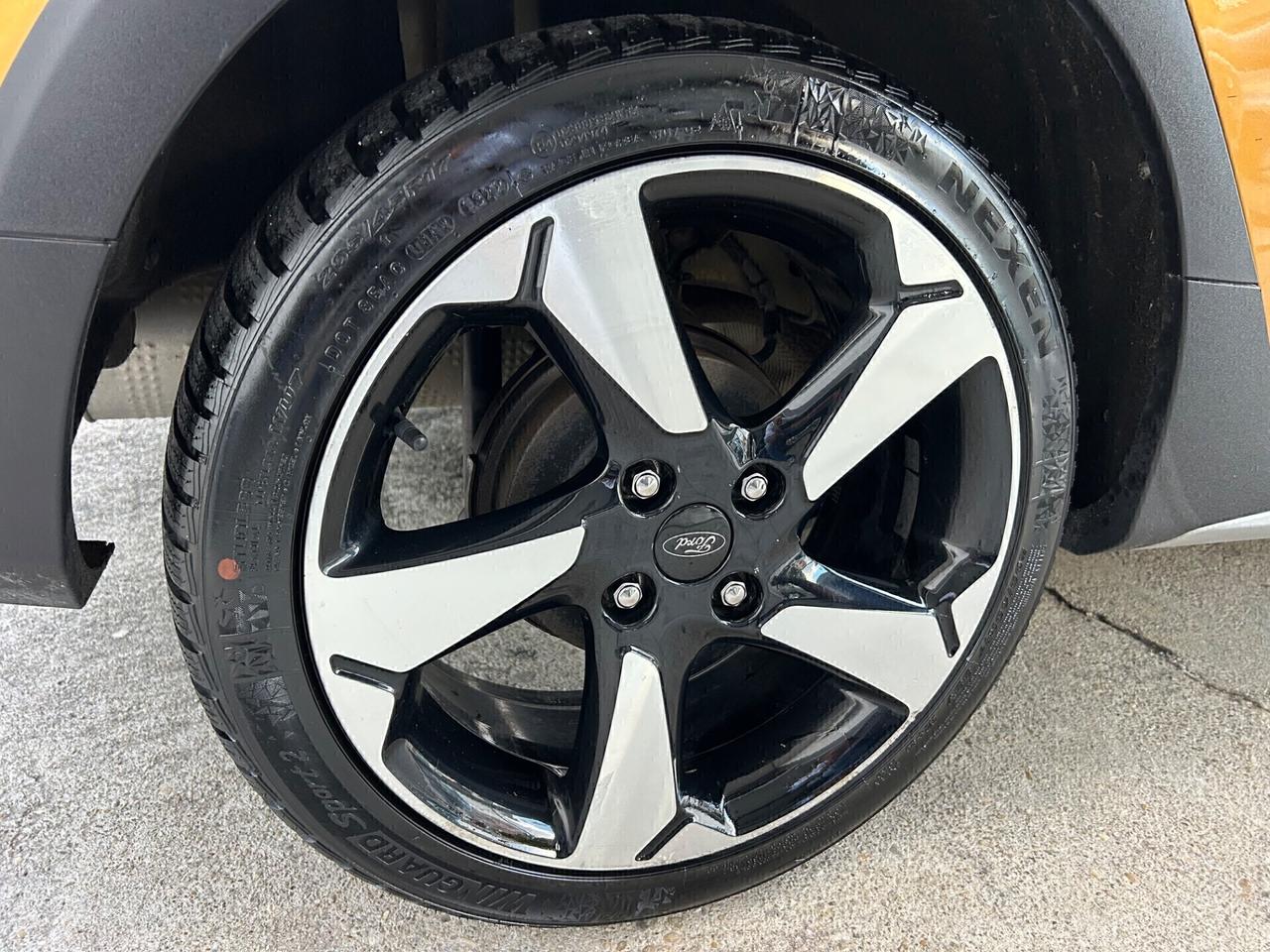 Ford Fiesta ACTIVE 1.0 Ecoboost NEOPATENTATI!!!