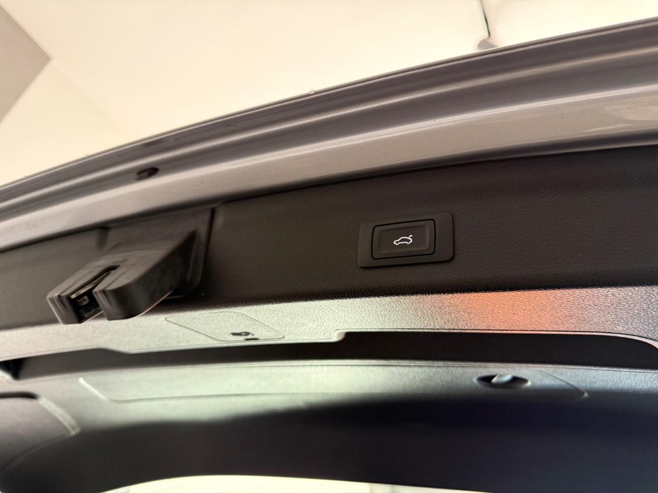 Audi Q3 35 2.0 Tdi 150CV Stron Advanced-LED