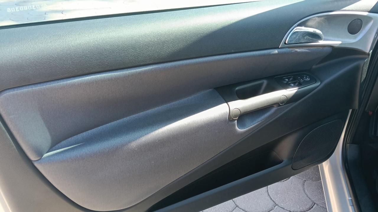 Lancia Ypsilon 1.3 MJT 90 CV Platino