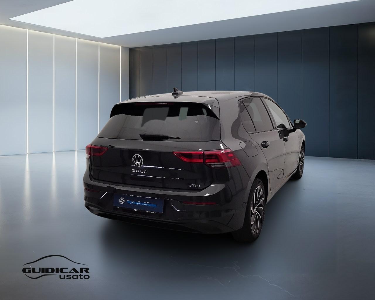VOLKSWAGEN Golf VIII 2020 - Golf 1.0 etsi evo Life 110cv dsg