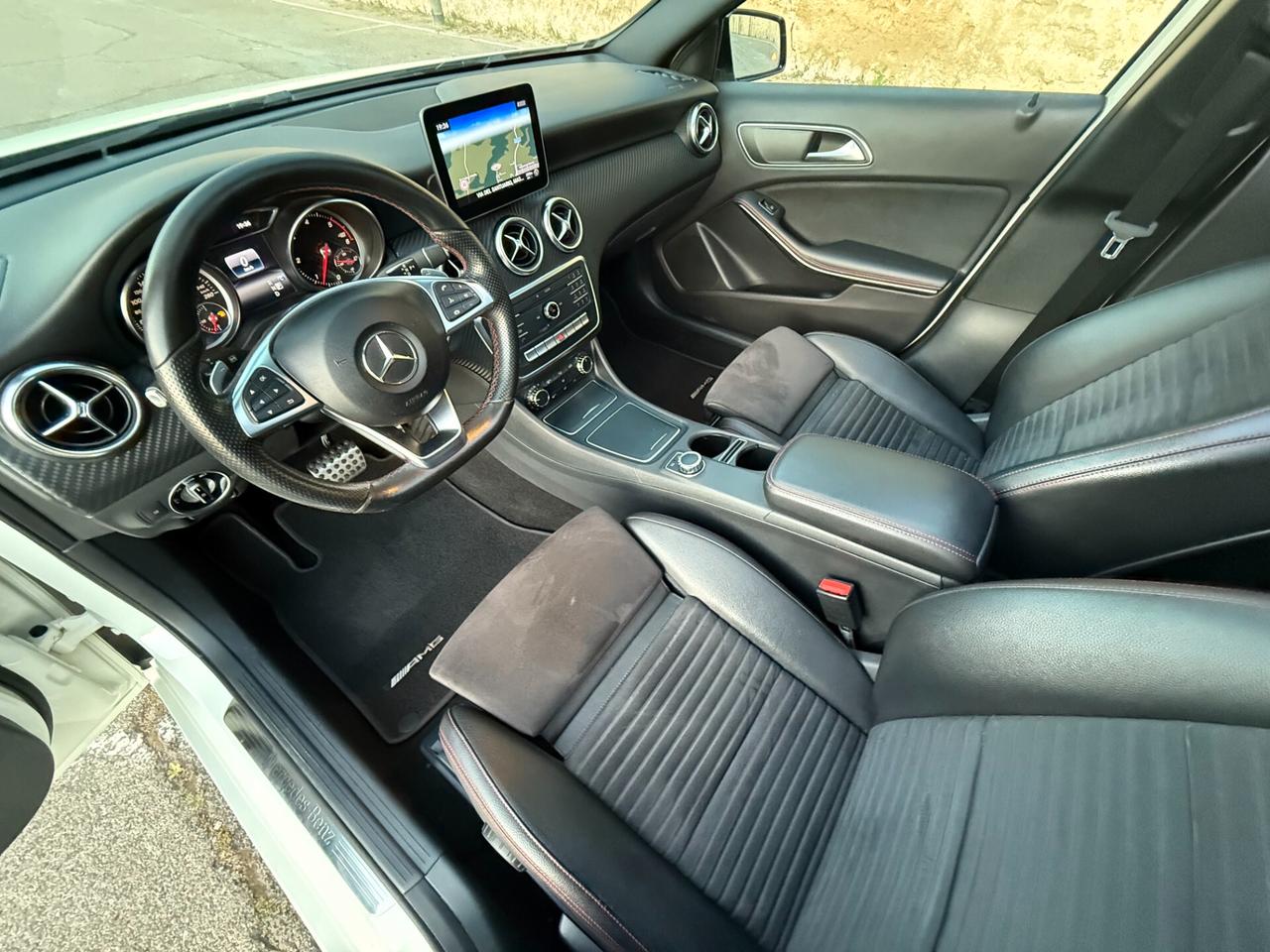 Mercedes A 200 136 CV Premium/NIGHT EDITION/TETTO