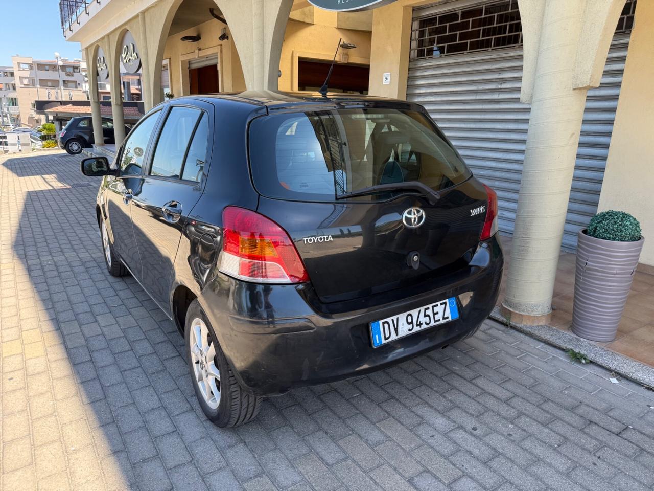 Toyota Yaris 5 porte benzina