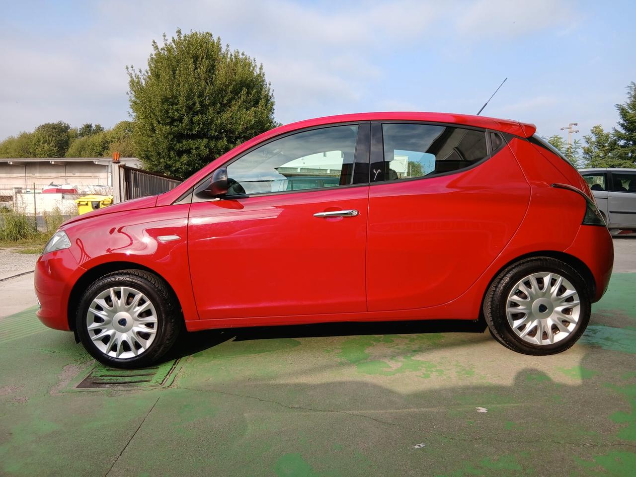 Lancia Ypsilon 1.2 69 CV 5 porte GPL Ecochic Platinum