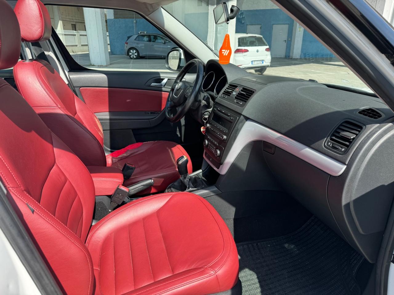 Skoda Yeti 2.0 TDI 110CV 4x4 2011 TETTO,PELLE..