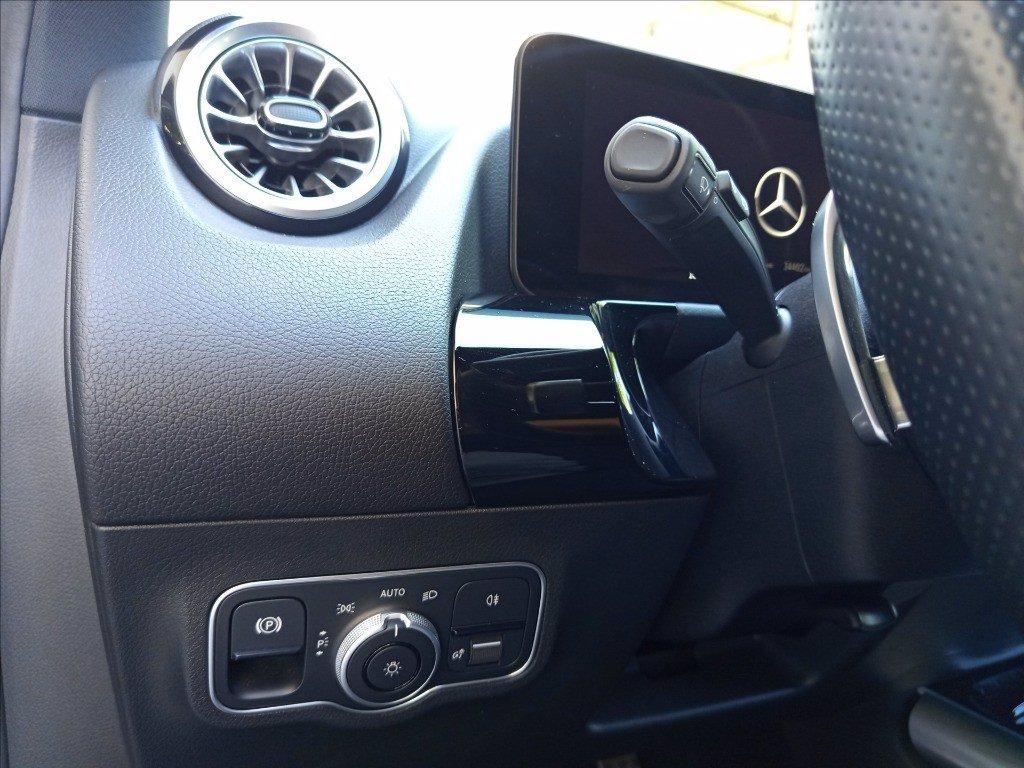 MERCEDES GLA 200 d Executive auto del 2024