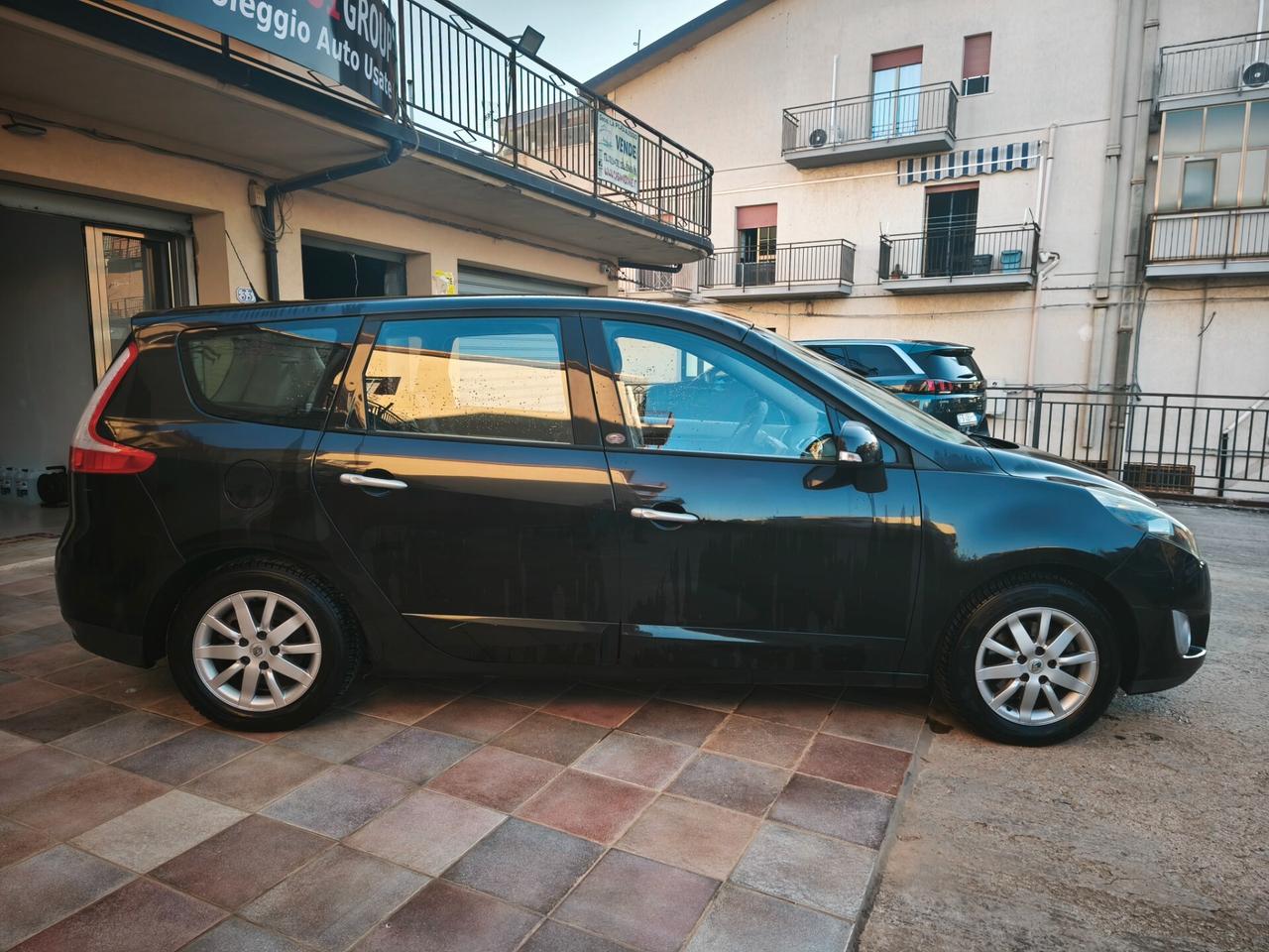 Renault Scenic Grand Scénic 7 Posti 1.9 dCi anche Noleggio