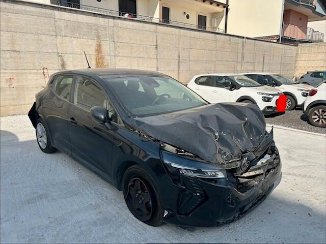 Renault Clio TCe 90 CV 5 porte Evolution sinistrata incdentata 025