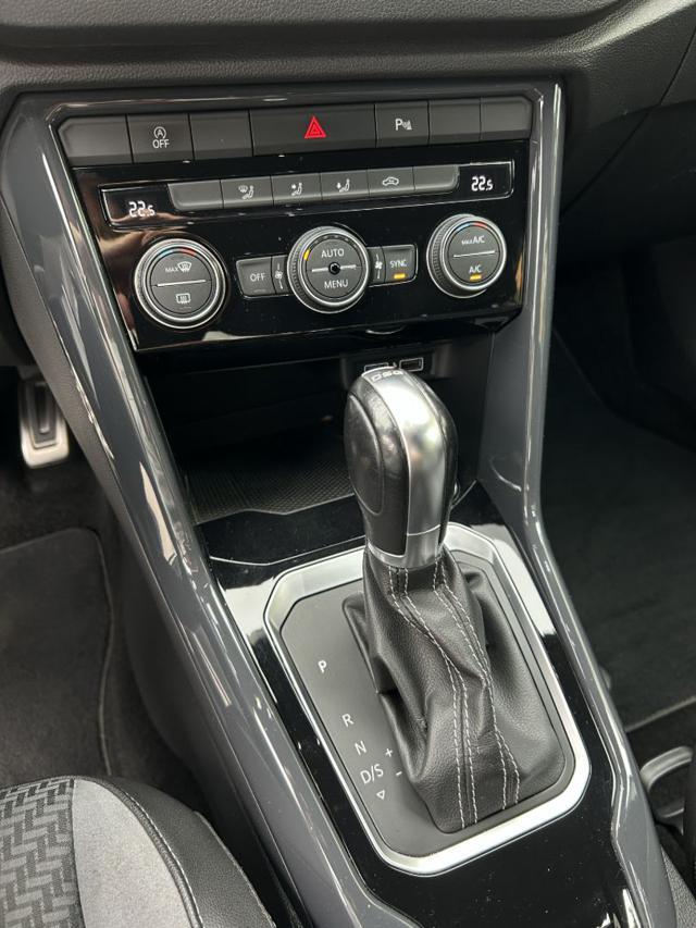 VOLKSWAGEN T-Roc 1.5 TSI ACT DSG R Line Sedili sport