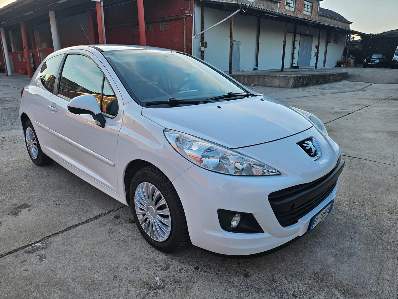 Peugeot 207 1.4 8V 75CV 3p. Energie