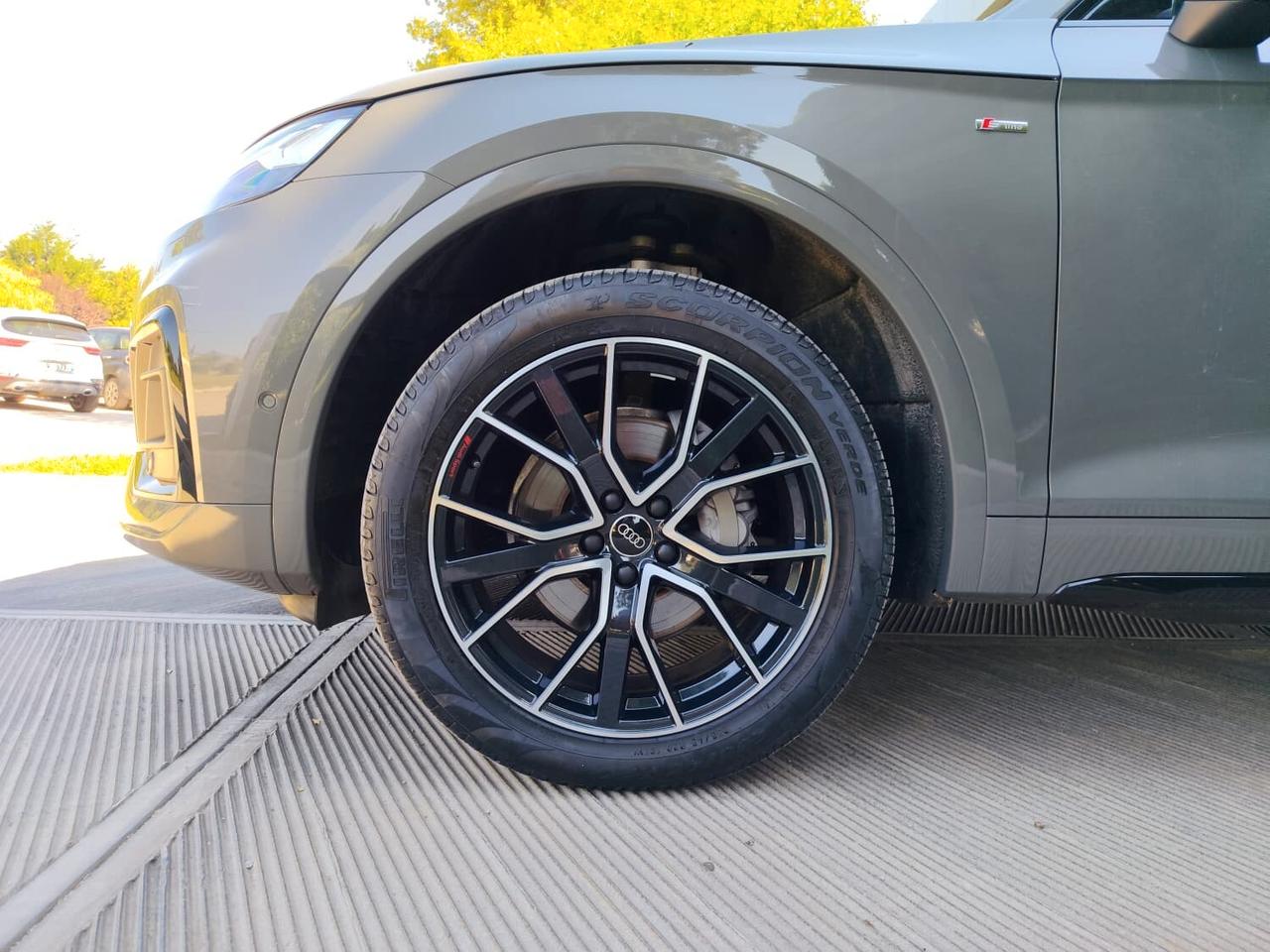 Audi Q5 40 TDI 204 CV quattro S tronic Identity Black