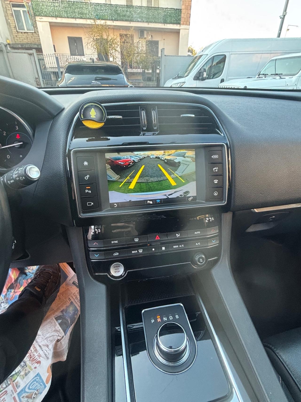 Jaguar F-Pace 2.0 D 180 CV AWD Portfolio